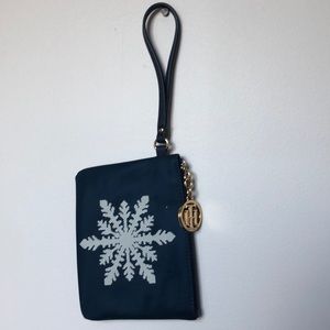 Snowflake pouch